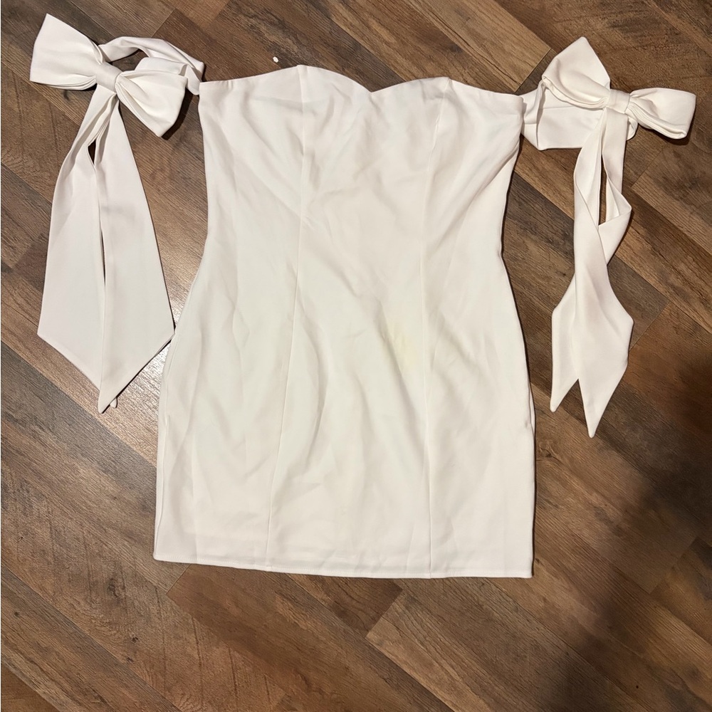 SHEIN Strapless White Dress with Bow Details